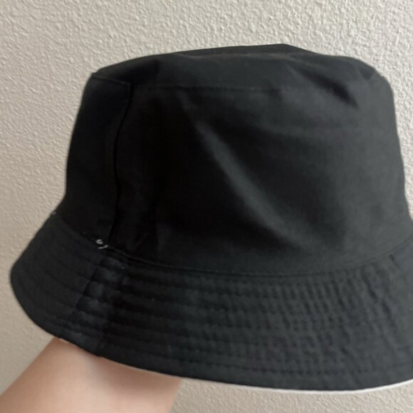 Womens Shein Black White Reversible Bucket Hat (Single Hat) Cap 90s Summer Beach - Picture 5 of 8